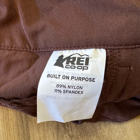 REI CO-OP Mountain Biking Shorts • size 4 - Picture 9 of 13